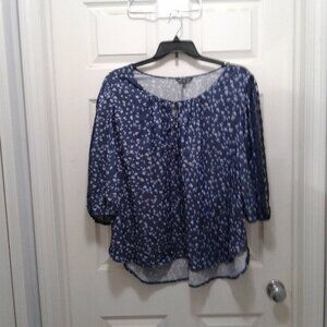 Unique Spectrum Blouse Blue w/ Lt Blue Flowers w/ Lace Cut Out on Sleeves SZ 2X